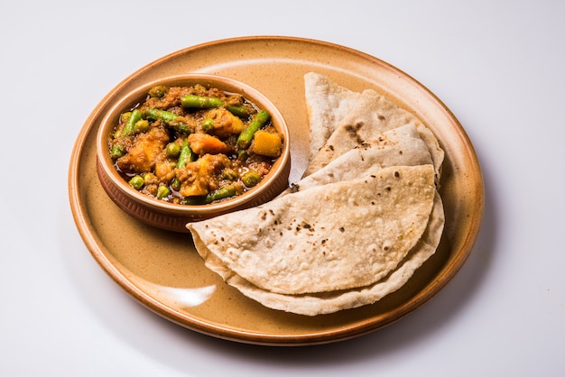 Roti Veg Thali ( Roti 3ps. mix veg sabji )